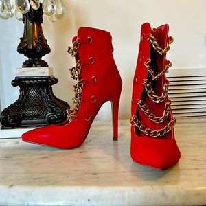 Liliana Pointed Toe Heels with Gold Chains